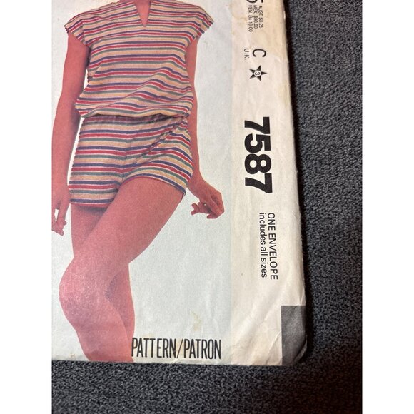 McCalls 7587 Misses Pattern Top & Shorts Size 6 8 10 12 14 16 18 20 Uncut 1981 V - Picture 5 of 7